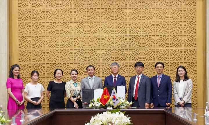 Vingroup và K-sure ký biên bản ghi nhớ thúc đẩy hợp tác phát triển kinh tế