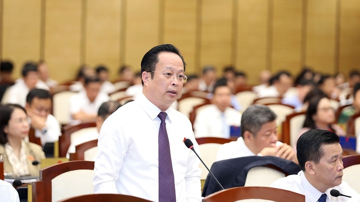 'Hà Nội không thiếu chỗ học, phụ huynh xếp hàng là muốn con vào trường tốt'