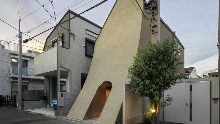 Ngắm ngôi nhà cong cong hình cổng vòm ở Nhật Bản