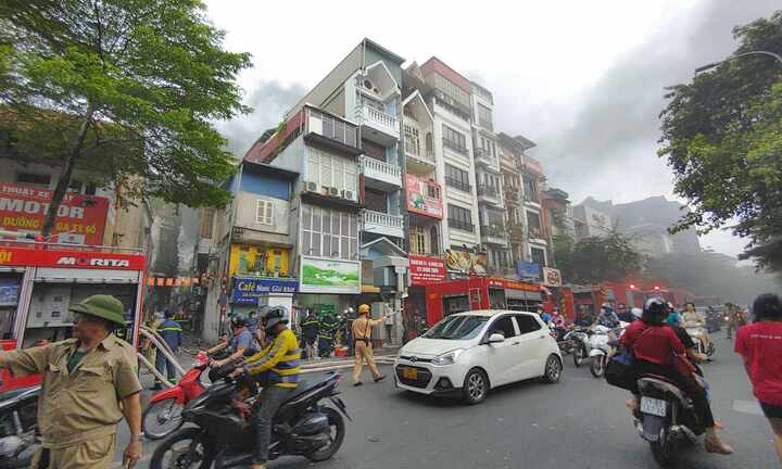 Hiện trường vụ cháy nhà, 3 người chết ở Hà Nội
