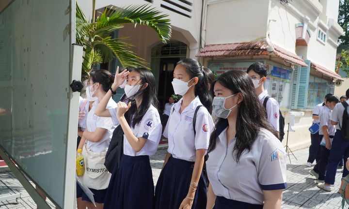 Thí sinh TP.HCM cần chuẩn bị những giấy tờ gì sau khi biết điểm chuẩn lớp 10?