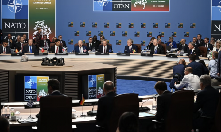 Trung Quốc đáp trả chỉ trích của NATO