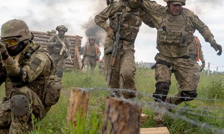 Nhà báo Mỹ nói truyền thông phương Tây ngừng viết về cuộc phản công của Ukraine 