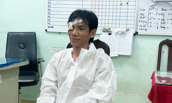 Lời khai của kẻ cầm kéo xông vào trụ sở tấn công cảnh sát ở TP.HCM