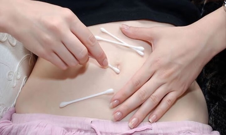 Tại sao không nên ngoáy rốn?