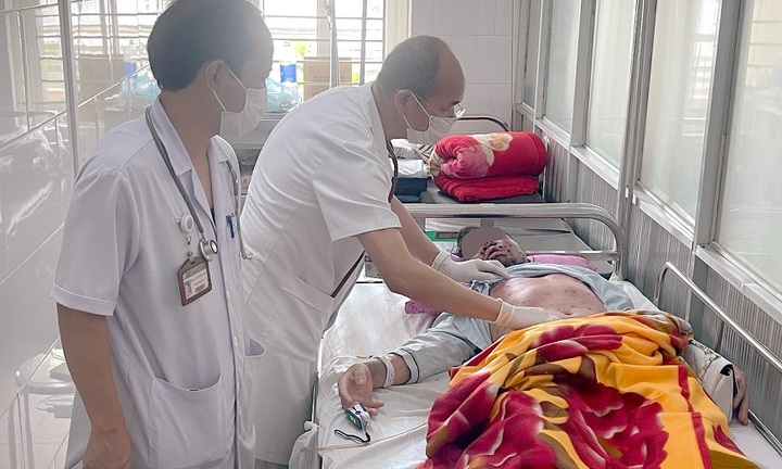 Nhiều ca thủy đậu nặng nhập viện, 2 người tử vong