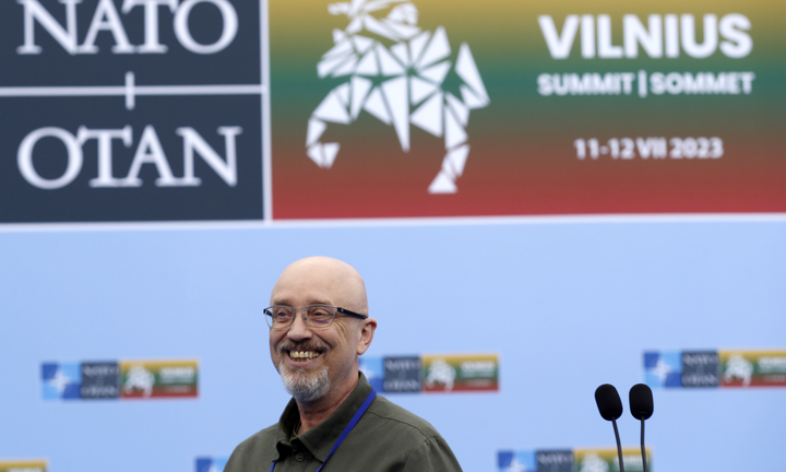 Ukraine muốn sửa hiến pháp cho phép NATO đóng căn cứ quân sự