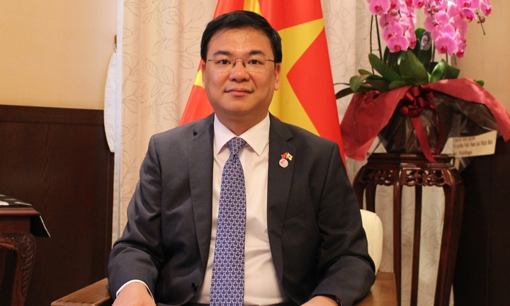 Đại sứ Việt Nam tại Nhật Bản trình quốc thư lên Nhà vua