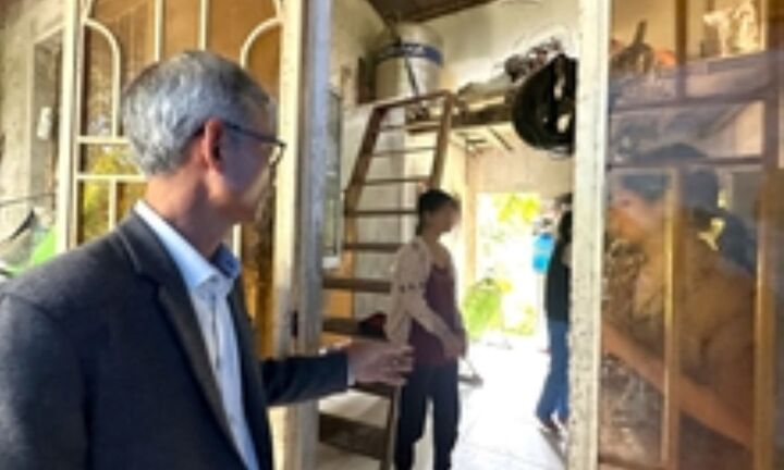 3 phụ nữ bị nhốt, xích chân trong căn nhà chứa nông cụ