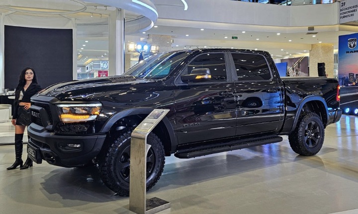 Bán tải sang chảnh RAM 1500 Rebel ra mắt, chỉ nhà giàu mới 'sờ tới'