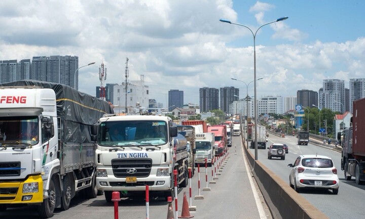 Không đòi được 355 tỷ đồng, UBND TP.HCM đề nghị phạt công ty làm đường nối cầu Phú Mỹ