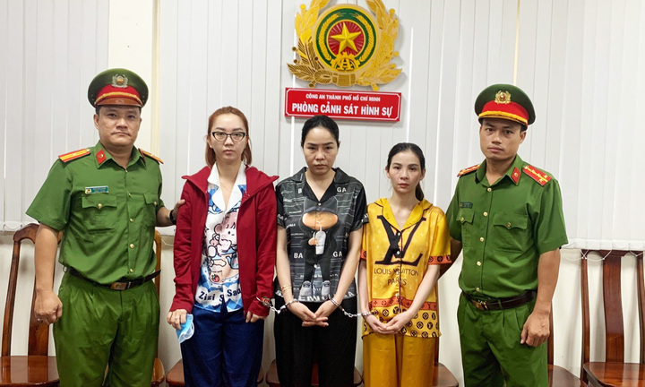 Quản lý nhà hàng điều tiếp viên nữ bán dâm giá 3,5 triệu đồng/lượt