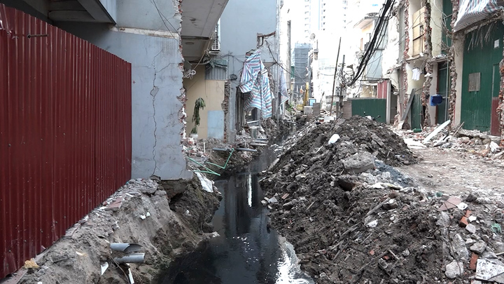 Dân Thủ đô kinh hãi sống cạnh dự án cải thiện môi trường 400 tỷ đồng gây ô nhiễm