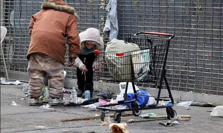 Những ‘thây ma’ nghiện ngập vật vờ trên đường phố Mỹ