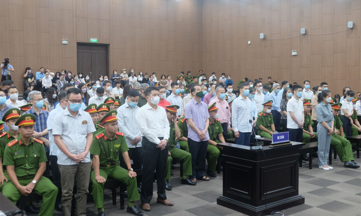 Chuyến bay giải cứu: Quan tham hễ thấy hơi tiền thì mê!