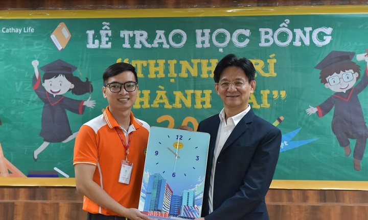 Học bổng 'Thịnh trí thành tài cùng Cathay' lần thứ 16