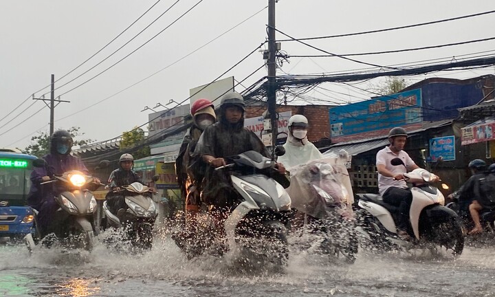 Dự báo thời tiết TP.HCM hôm nay 29/7: Ngày nắng gián đoạn, trưa chiều mưa dông