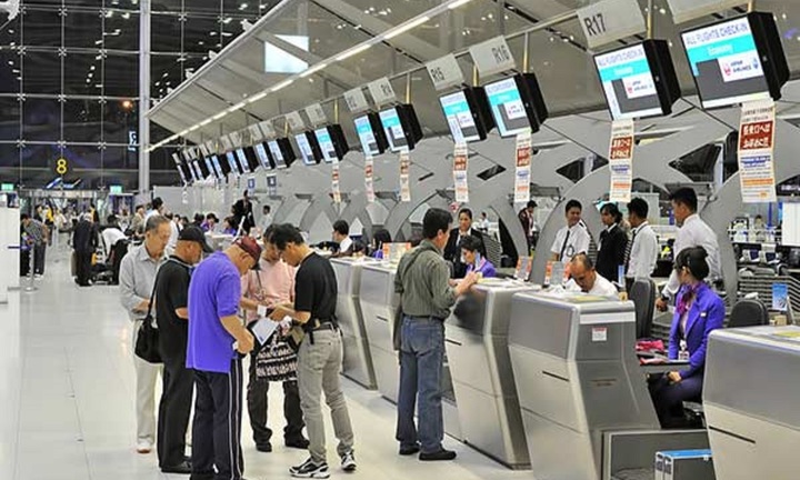 Từ 2/8, hành khách dùng tài khoản VneID làm thủ tục đi máy bay nội địa