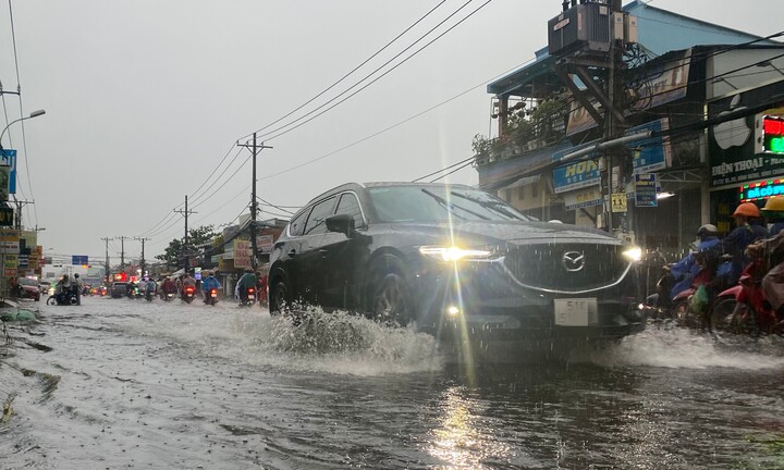 Dự báo thời tiết TP.HCM hôm nay 1/8: Ngày nắng, chiều tối có mưa to
