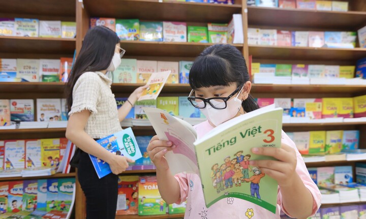 100% sách giáo khoa năm học mới có mặt trên thị trường