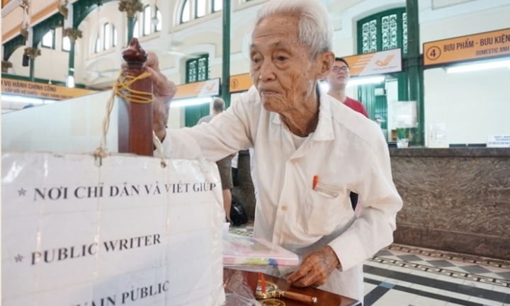 Người viết thư tay ở Bưu điện TP.HCM qua đời