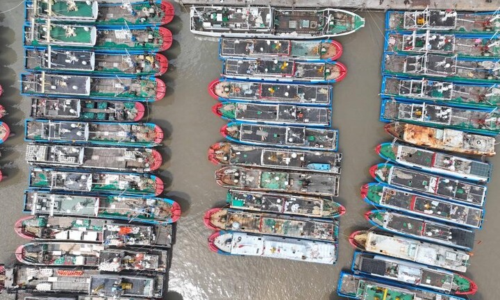 Trung Quốc nâng mức ứng phó với bão Khanun