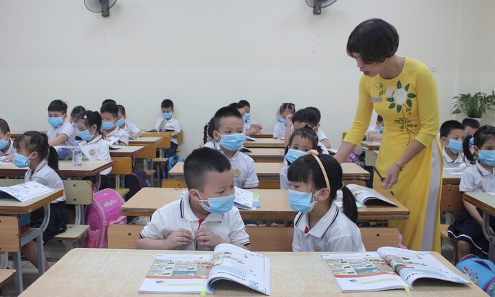 300 giáo viên Hà Nội bức xúc quy định thăng hạng: Bộ GD&ĐT nêu giải pháp