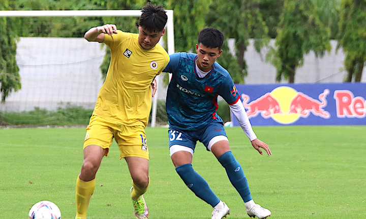 Cầu thủ 17 tuổi ghi bàn giúp U23 Việt Nam thắng giao hữu