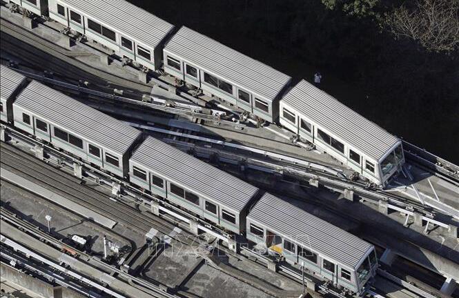 Sự cố tàu điện ở Nhật khiến 1.500 hành khách mắc kẹt, trên 150.000 người bị ảnh hưởng