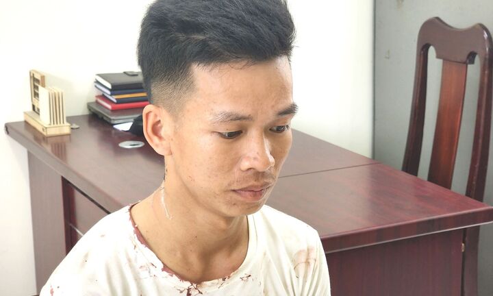 Bị phụ tình, nam đầu bếp chém gục người yêu rồi tự tử