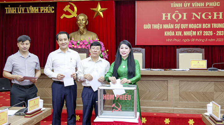 Vĩnh Phúc giới thiệu 2 nhân sự quy hoạch BCH Trung ương Đảng khóa XIV