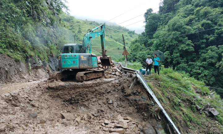 11 người chết, hàng trăm căn nhà hư hại vì sạt lở đất trong tuần qua