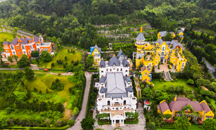 'Xẻ thịt' đất rừng Sóc Sơn: Càng đình chỉ, công trình vi phạm càng hoàn thiện