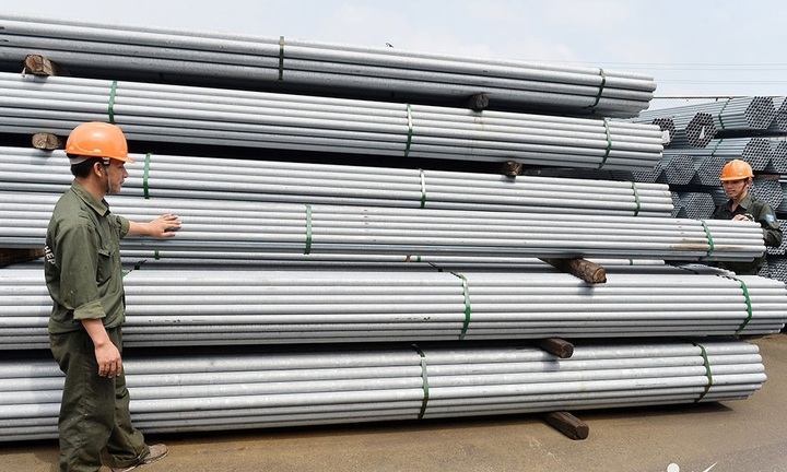 Giá thép giảm lần thứ 16 liên tiếp, chạm đáy 3 năm