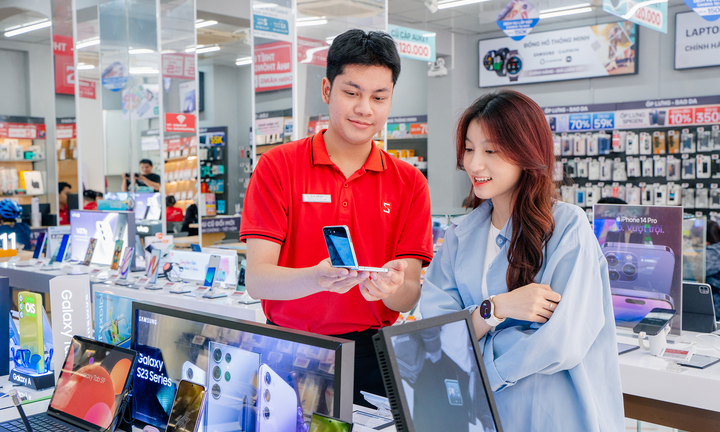 Loạt Galaxy Z thế hệ mới đến tay người dùng Việt