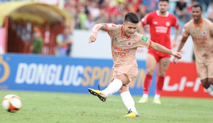 Quang Hải ghi bàn đầu tiên, CLB Công an Hà Nội tiến gần ngôi vô địch V-League