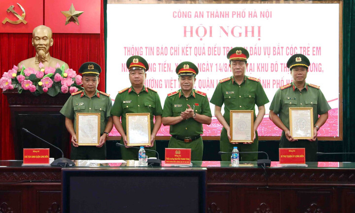 Bí thư Thành ủy Hà Nội khen ngợi lực lượng tham gia giải cứu bé trai bị bắt cóc