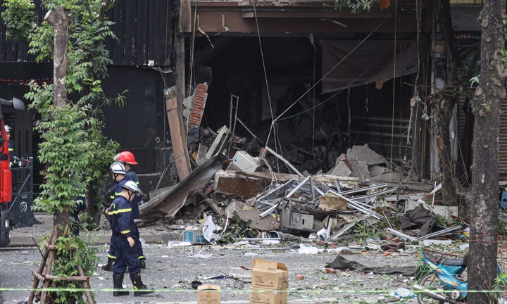  Hiện trường tan hoang sau vụ nổ bình gas tại quán ăn khiến 4 người bị thương