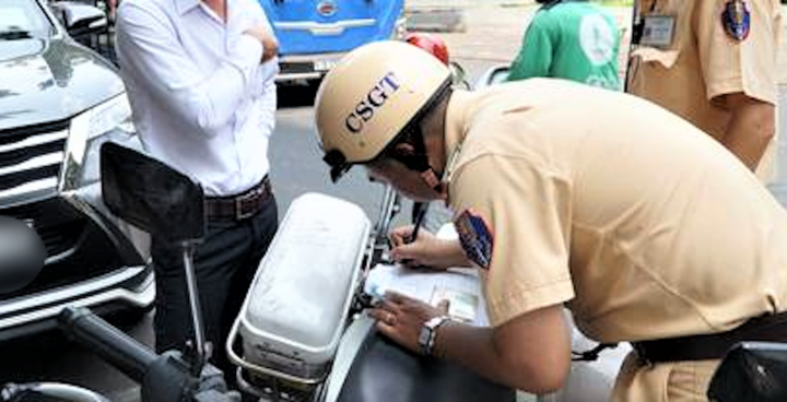 Không lập biên bản, công an có được giữ giấy tờ không?