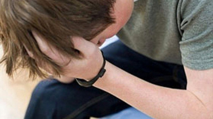 Đang làm chuyện nhạy cảm, hành động của người mẹ khiến cậu bé bị sang chấn tâm lý