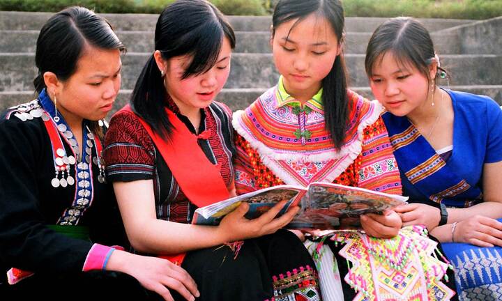 Ra trường nhiều năm vẫn 'ôm bằng' đợi, sinh viên cử tuyển bỏ về làm ruộng, sửa điện