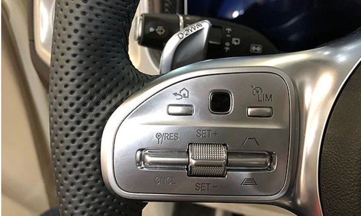 Những nút bấm kỳ lạ nhất trên ô tô