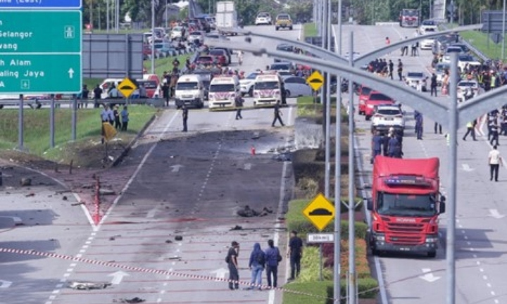 Rơi máy bay ở Malaysia, ít nhất 10 người thiệt mạng