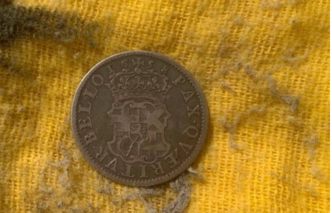 Cải tạo quán rượu cũ, người đàn ông phát tài nhờ kho báu bị lãng quên dưới sàn nhà