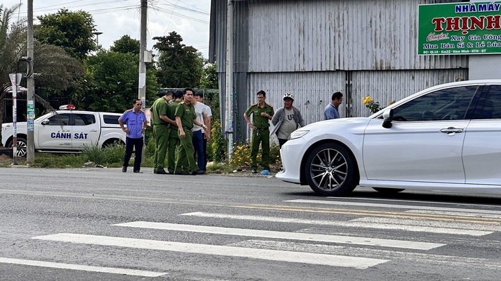 Truy bắt nam thanh niên đi xe máy chặn đầu ôtô, đâm 1 người tử vong ở Bình Thuận
