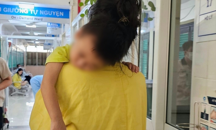 Bé trai nguy cơ mù sau hai lần bóc giả mạc: Bệnh viện Mắt Hà Nội 2 lên tiếng