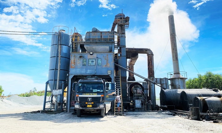 Trạm bê tông nhựa 'chui' ở Quảng Nam hoạt động như chốn vô pháp luật