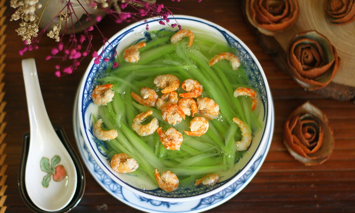 Nấu canh bầu nên dùng tôm khô hay tôm tươi?