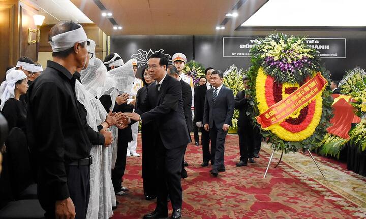 Xúc động dòng sổ tang tiễn biệt Phó Thủ tướng Lê Văn Thành