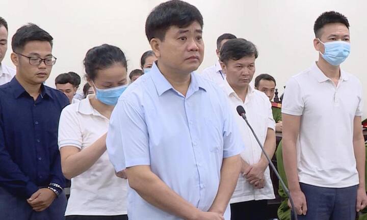 Vụ 'thổi giá' cây xanh: Cựu Chủ tịch Hà Nội Nguyễn Đức Chung lĩnh 18 tháng tù